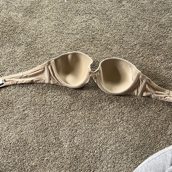 Victoria’s Secret Body By Victoria Light Nude Strapless Bra Size 34B - Picture 4 of 7
